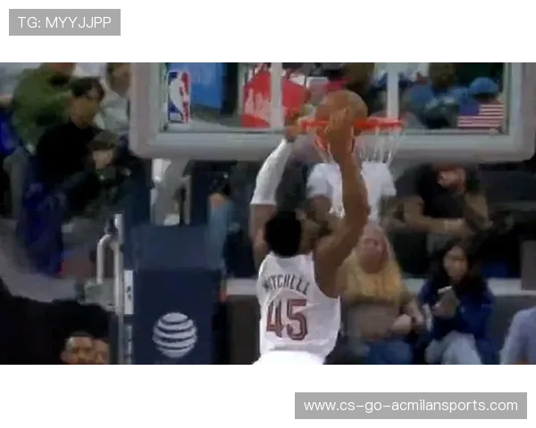 米切尔强势连续突破，骑士火力全开