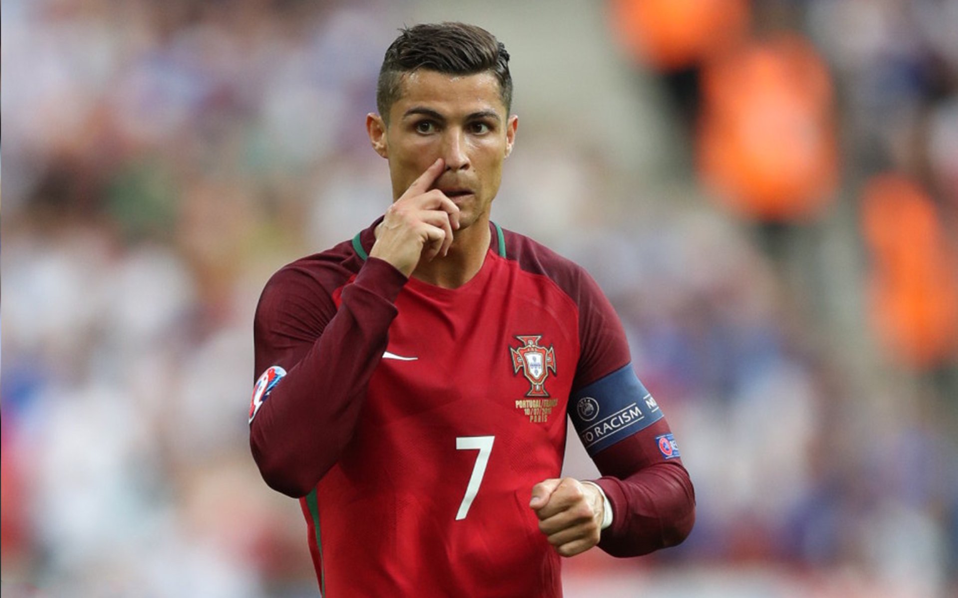 球员赛后表示感受到观众支持将继续努力回馈信任，球员发言